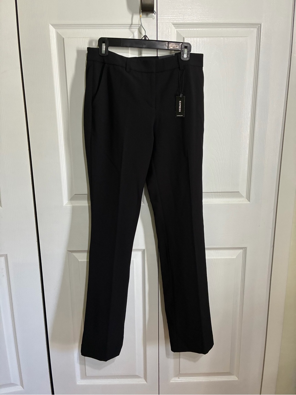 Express Women’s Black Dress Pants with Classic Straight leg boot cut size 8R new